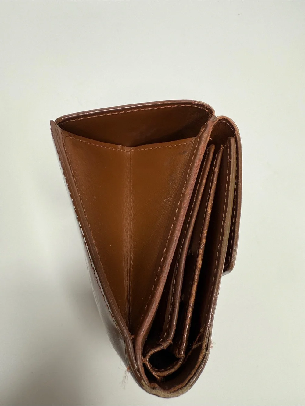 Louis Vuitton Elise Bronze Vernis Monogram Wallet TriFold | Unisex | Pre-Owned |